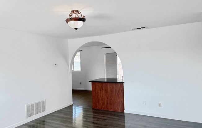 Bright 4BR Home with Solar, Spacious Yard & Modern Comforts in Jamacha-Lomita!
