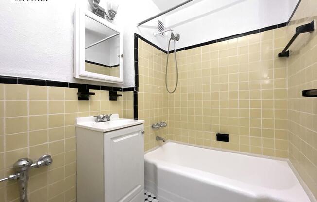 8646 FT HAMILTON PKWY