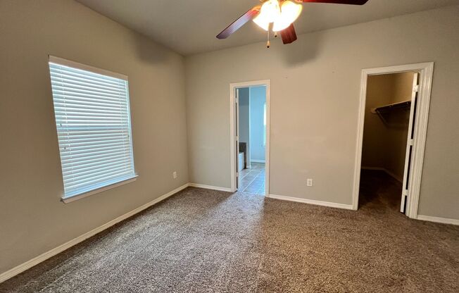 2 beds, 2 baths, $1,600