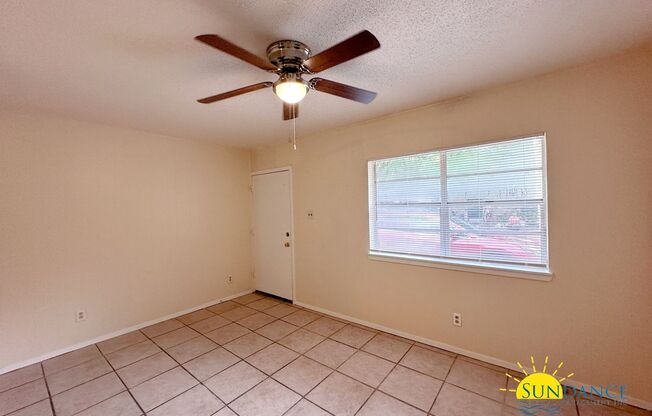 2 beds, 1 bath, $1,195