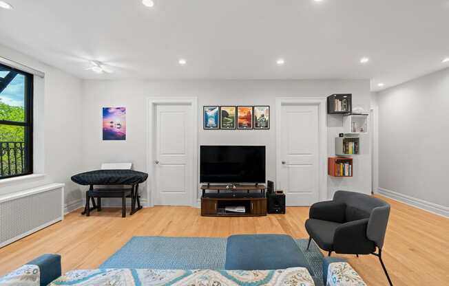109 20 QUEENS BLVD