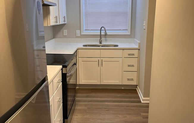 Newly Renovated 2-Bedroom Gem in Prime Carrboro Location & Leasing Special Available!
