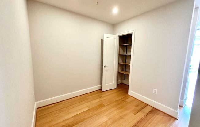 1 bed, 1 bath, $2,725, Unit 205