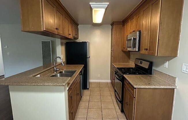 1 bed, 1 bath, $1,900, Unit UNIT 216