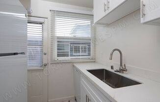 2 beds, 1 bath, $3,295, Unit 5042