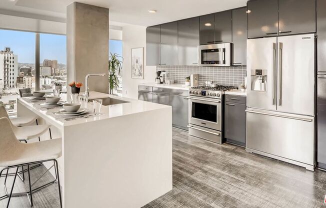 Studio, 1 bath, 448 sqft, $1,976, Unit 1021