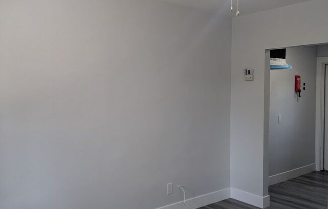 1346 E 75TH LLC