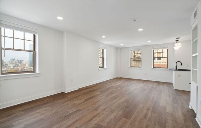 1 bed, 1 bath, 764 sqft, $3,335, Unit 902
