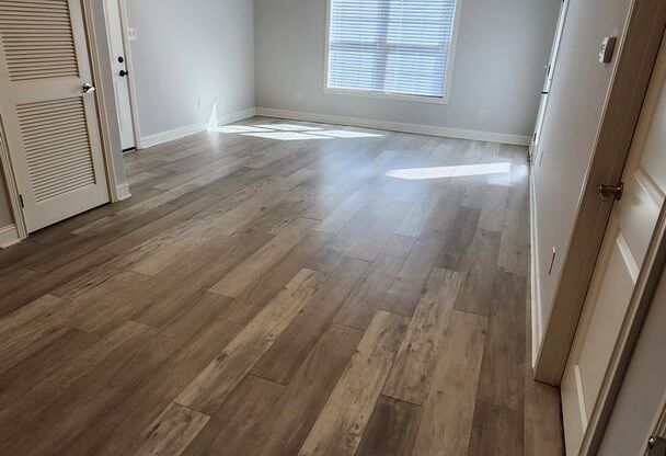 1 bed, 1 bath, 848 sqft, $775, Unit 05