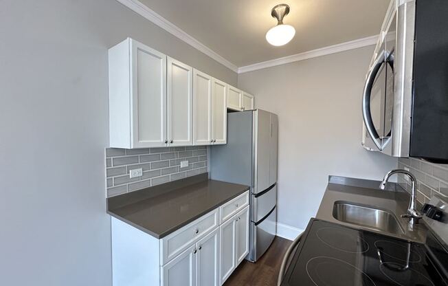 817 Lakeside Pl.