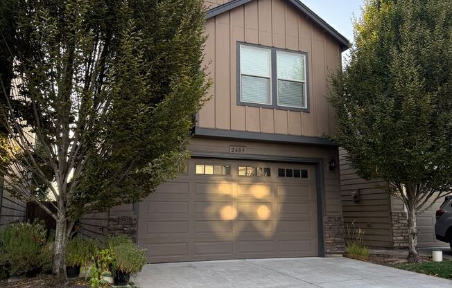Beautiful 3 Bedroom House with High Ceilings, 2 Car Garage, Great Location & More!