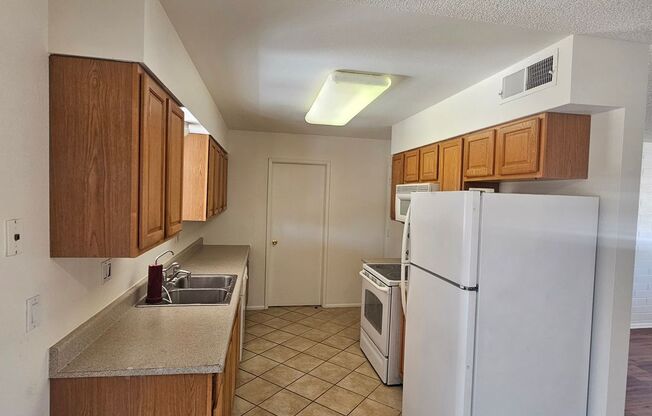 Back on the Market! -Sun City House 2 Bedroom 2 Bath