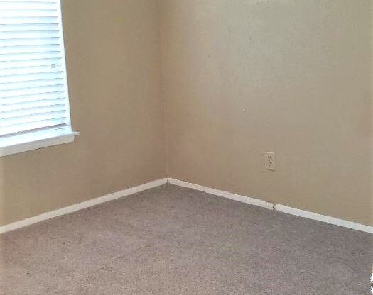 2 beds, 1 bath, 925 sqft, $895, Unit 304