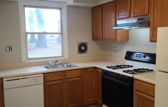 2 beds, 1 bath, $1,250, Unit 2634-A