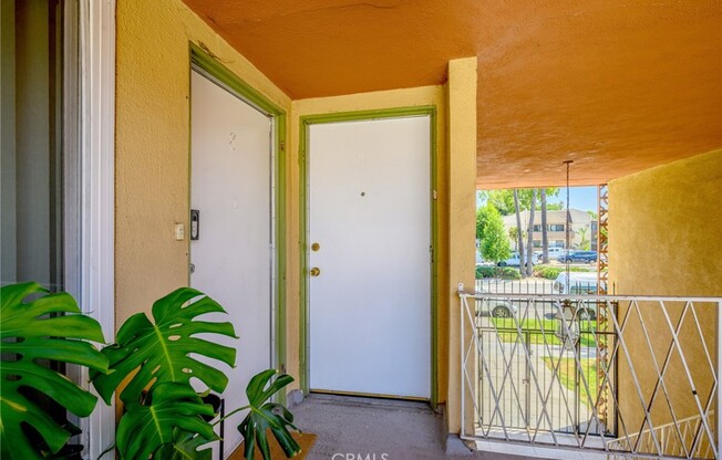 2 beds, 1 bath, 800 sqft, $1,900, Unit 7