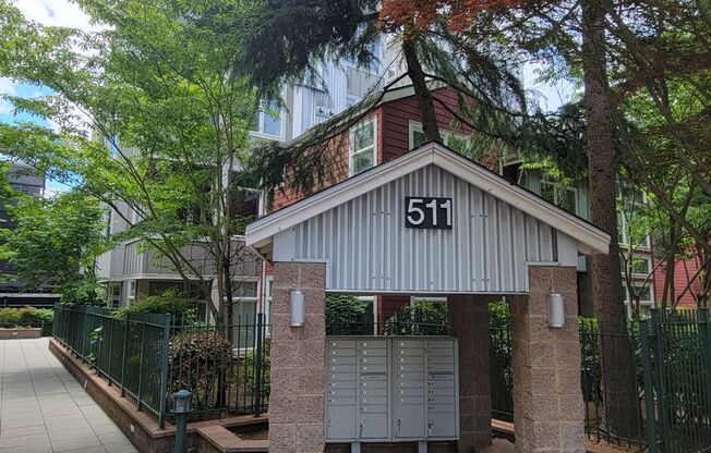 Immediate move in available; 1 bedroom condo with large den