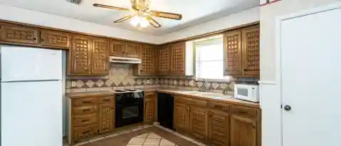 2104 78 ST