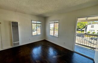 2 beds, 1 bath, $2,350, Unit 3145 Macaulay Street