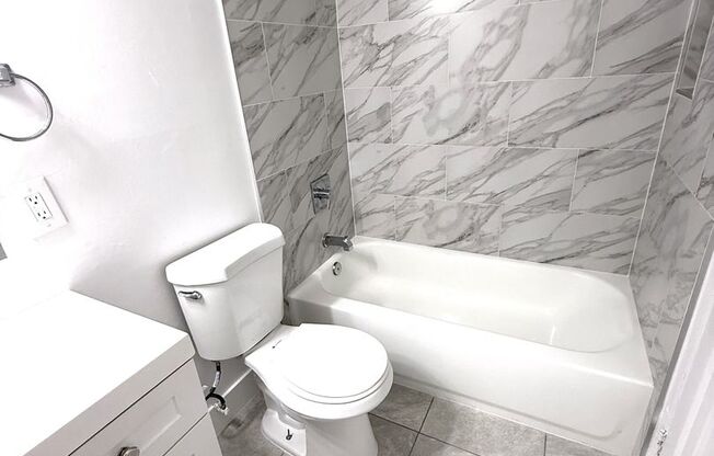 1 bed, 1 bath, $1,200, Unit 7B