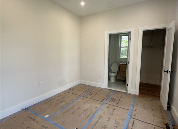 5 WALNUT AVE