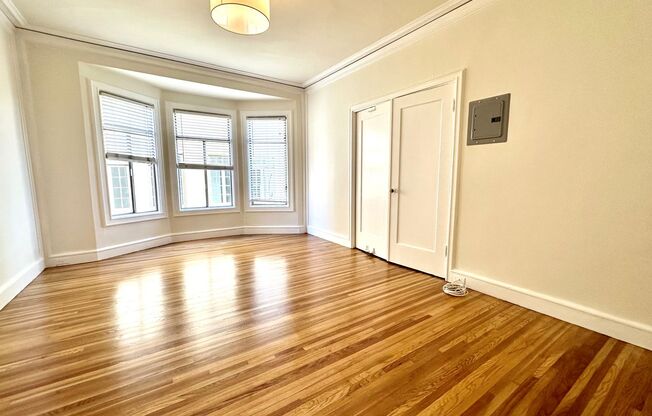 Studio, 1 bath, 450 sqft, $2,500, Unit 08