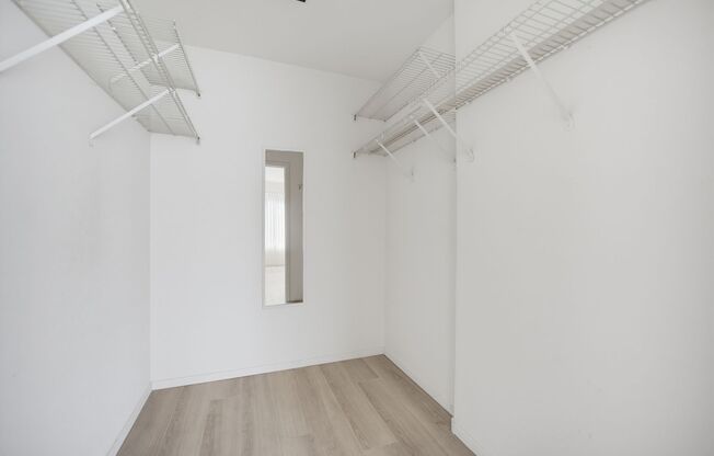 1 bed, 1 bath, $1,200, Unit # 204