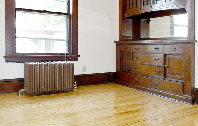 1 bed, 1 bath, 410 sqft, $1,000, Unit 18 - 1925 - 1