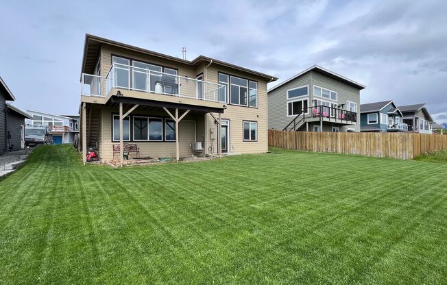 Meticulously well kept 3 bed, 3.5 bath Gov't Hill Home with VIEWS!!!
