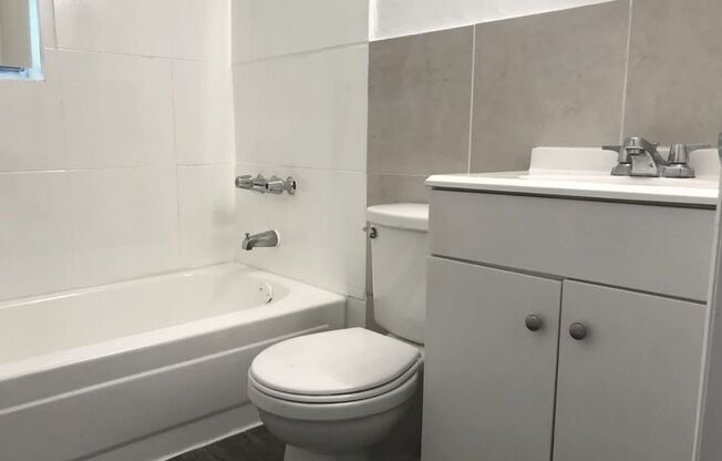 2 beds, 1 bath, 750 sqft, $1,650, Unit 5250-7