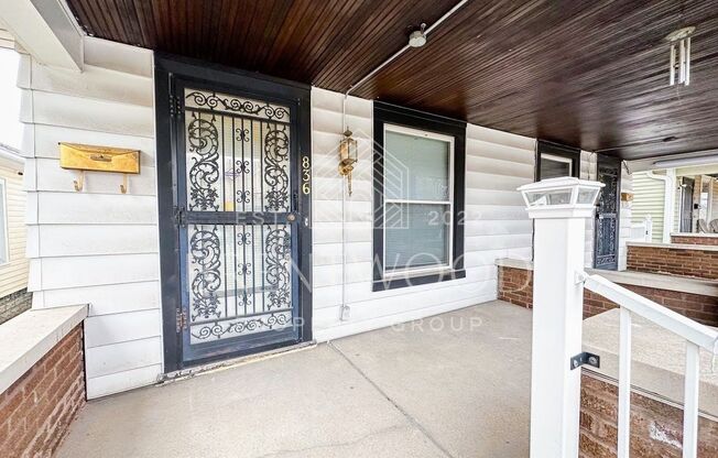 Charming 3-Bedroom Home with Modern Kitchen & Hardwood Floors – Move-In Ready!
