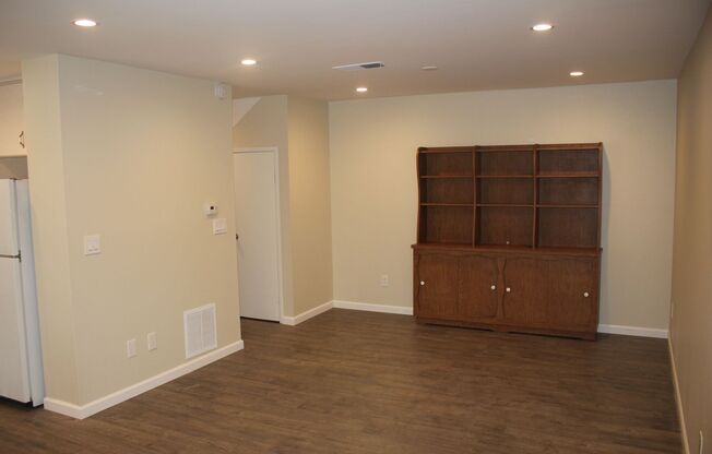 Spacious 4-Bed Townhome in the Heart of Clairemont!