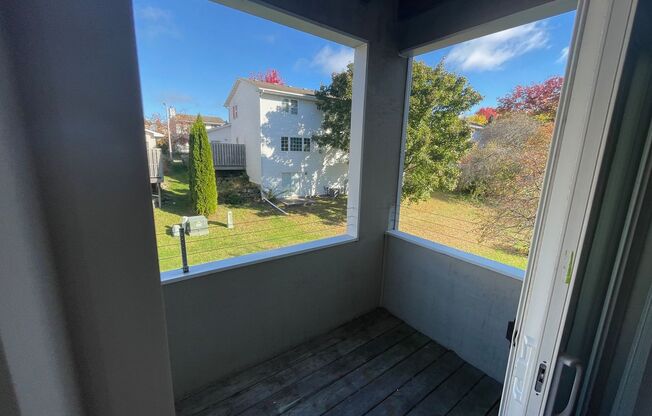 3 beds, 1 bath, 1,040 sqft, $1,695, Unit 3156-208