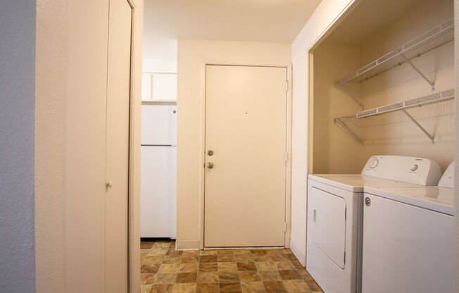 2 beds, 1 bath, 940 sqft, $1,395, Unit 109