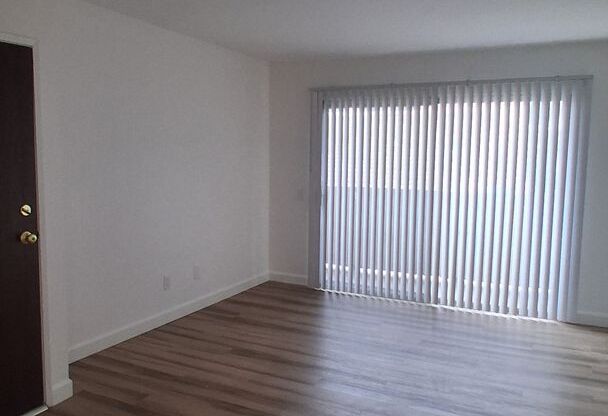 2 beds, 2 baths, 836 sqft, $2,450, Unit 205