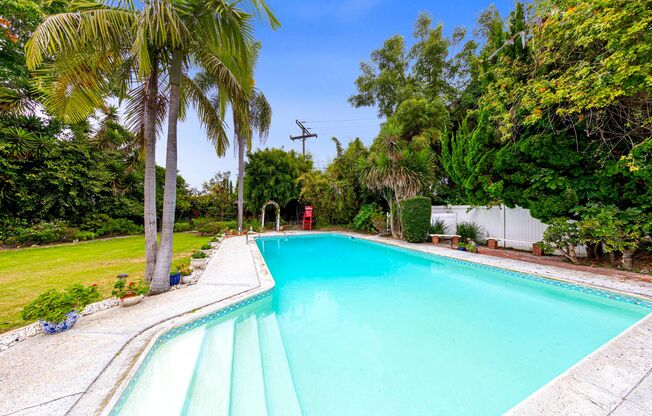 4 bed 3 bath POOL on HUGE Lot!