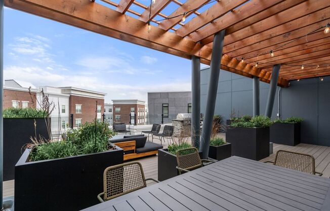 1 bed, 1 bath, 713 sqft, $2,600, Unit 305