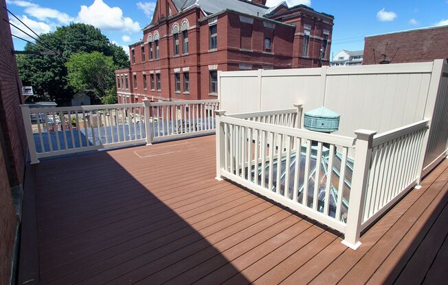 1 bed, 1 bath, $2,295, Unit 440 Central Ave - 202