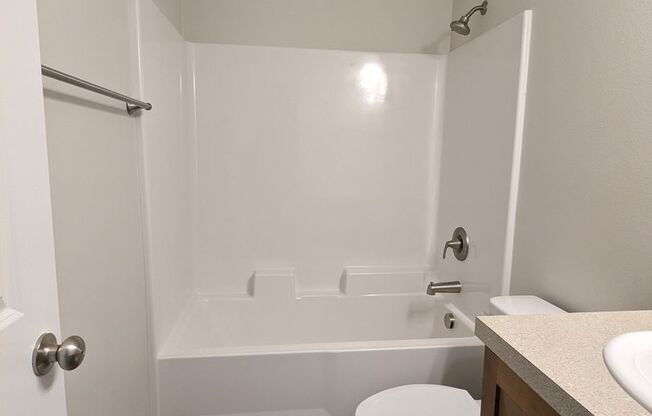 2 beds, 1 bath, $1,995, Unit Unit 1