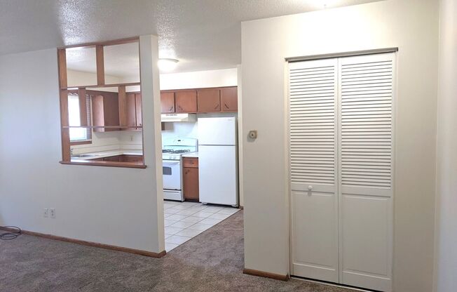 2 beds, 1 bath, $1,440, Unit 8