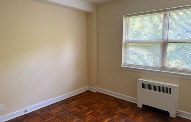 1 bed, 1 bath, 653 sqft, $900, Unit B62
