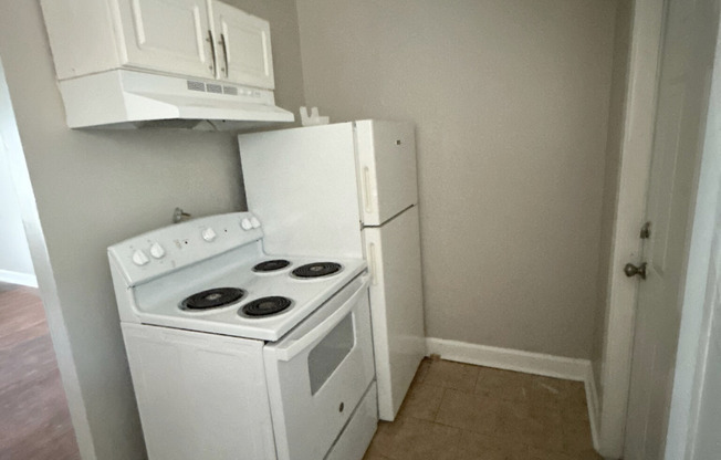 Freshly Renovated 2-Bedroom apartment! - HALF OF YOUR FIRST MONTH FREE!