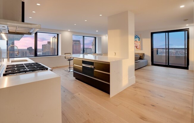 65 E India Row