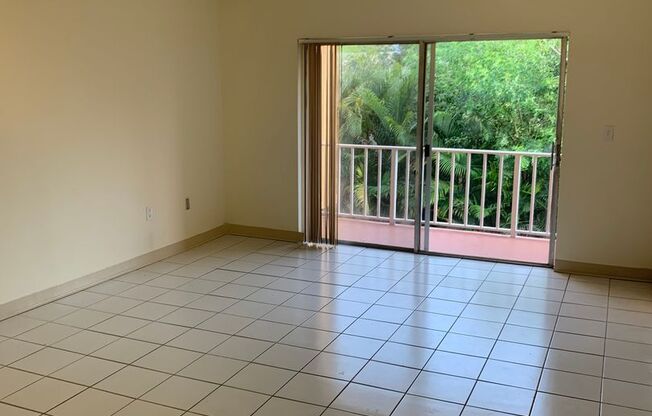 1 bed, 1 bath, 725 sqft, $1,695, Unit V214
