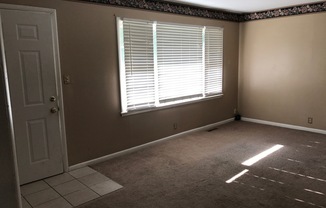 2 beds, 1 bath, $700