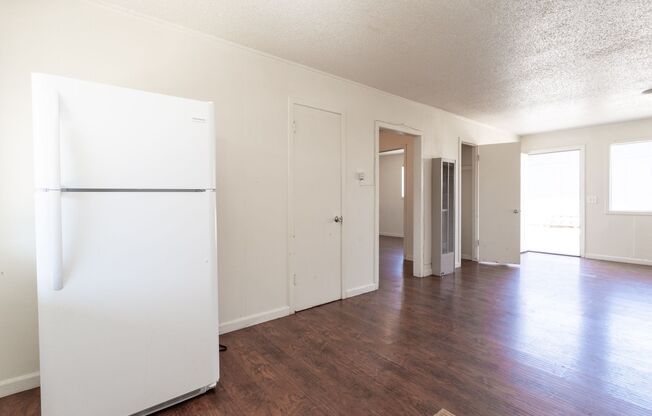 2 beds, 1 bath, $1,400, Unit 1816 HILE #C1