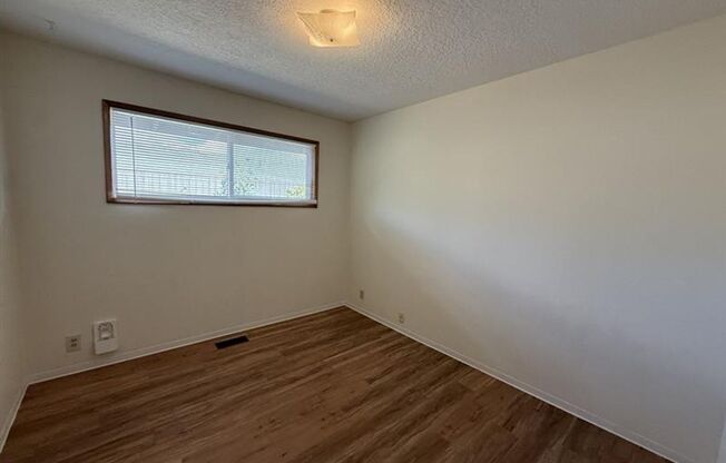 1139 SE Baseline Street #2 ~ Wonderful Unit in Plex