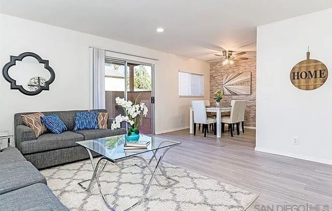Newly on the Market.. Desirable 2/2 Condo