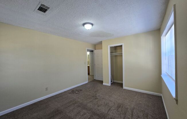 2 beds, 1 bath, $825