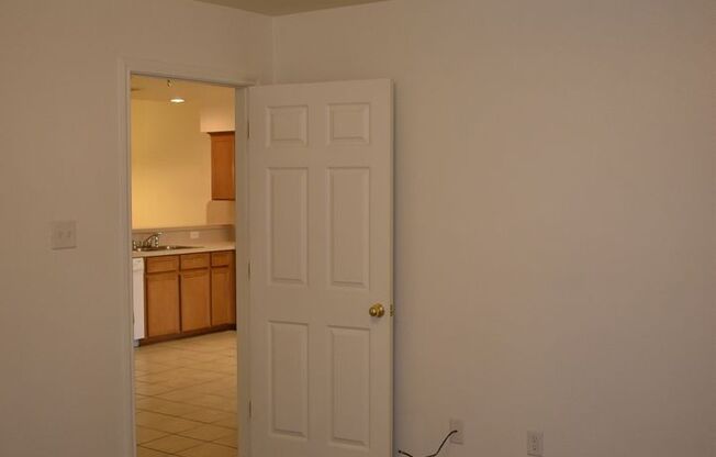 3 beds, 2 baths, 1,439 sqft, $1,295, Unit Unit B - STILL OCCUPIED BY RESIDENT