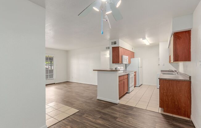 2 beds, 2 baths, 919 sqft, $1,675, Unit 1098